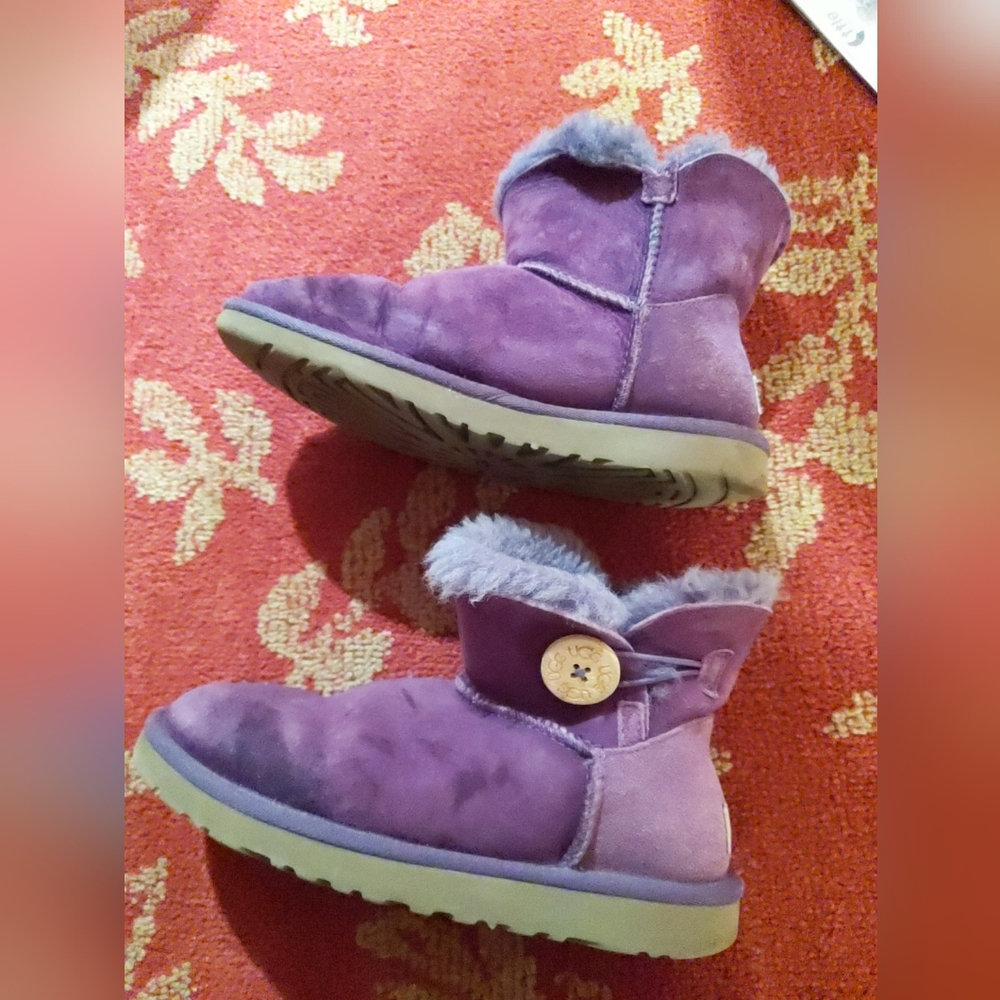 UGG Womens Purple Suede Bailey Button Ankle Boots size 6